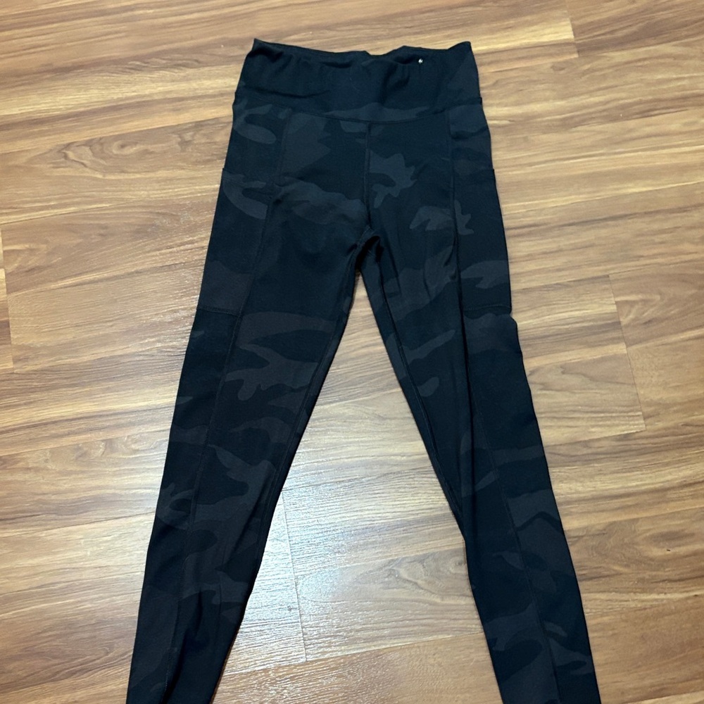 Aeropostale Black Camo Girls Leggings